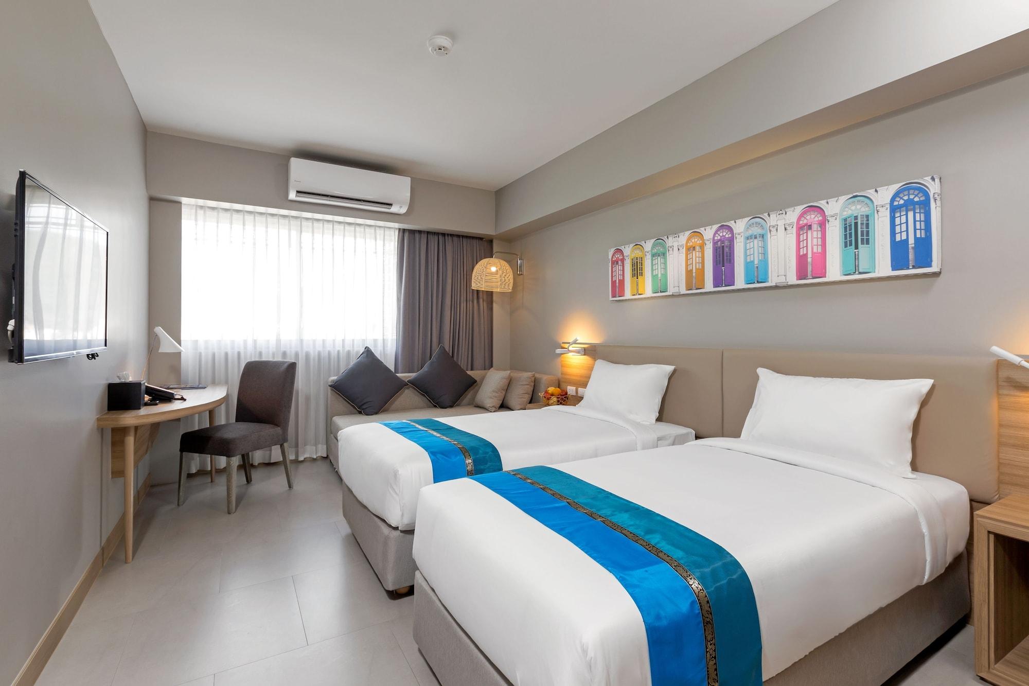Journeyhub Phuket Patong Hotel Bagian luar foto
