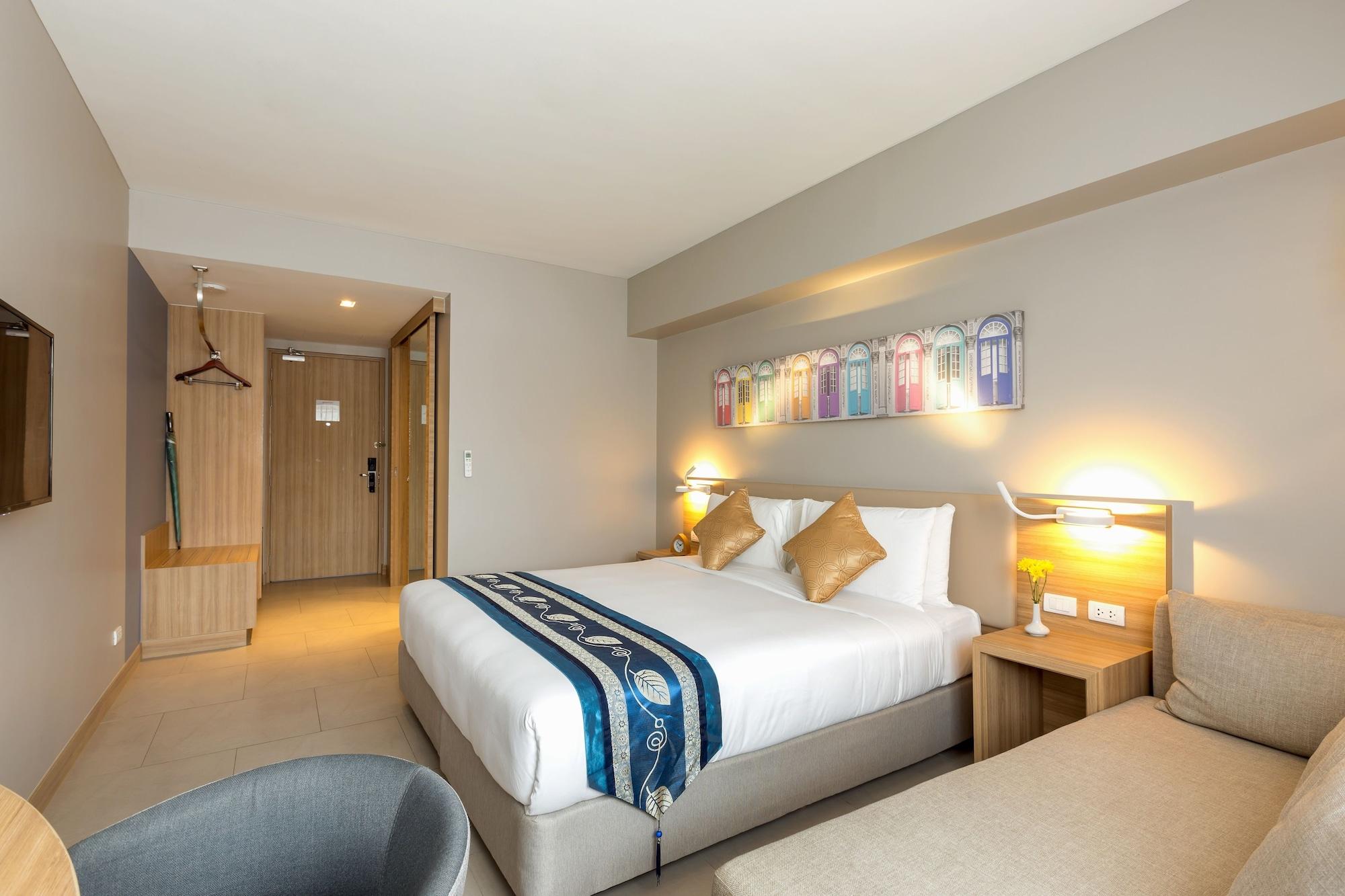 Journeyhub Phuket Patong Hotel Bagian luar foto