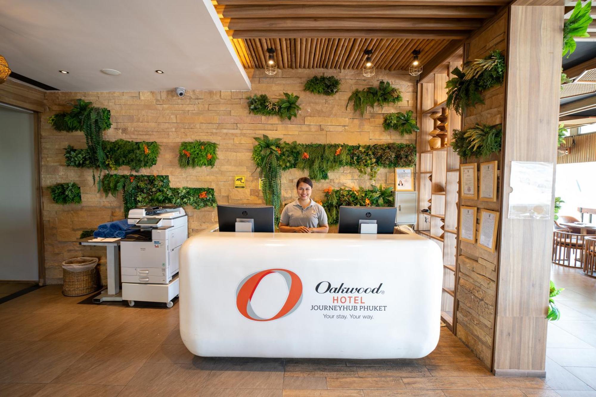 Journeyhub Phuket Patong Hotel Bagian luar foto