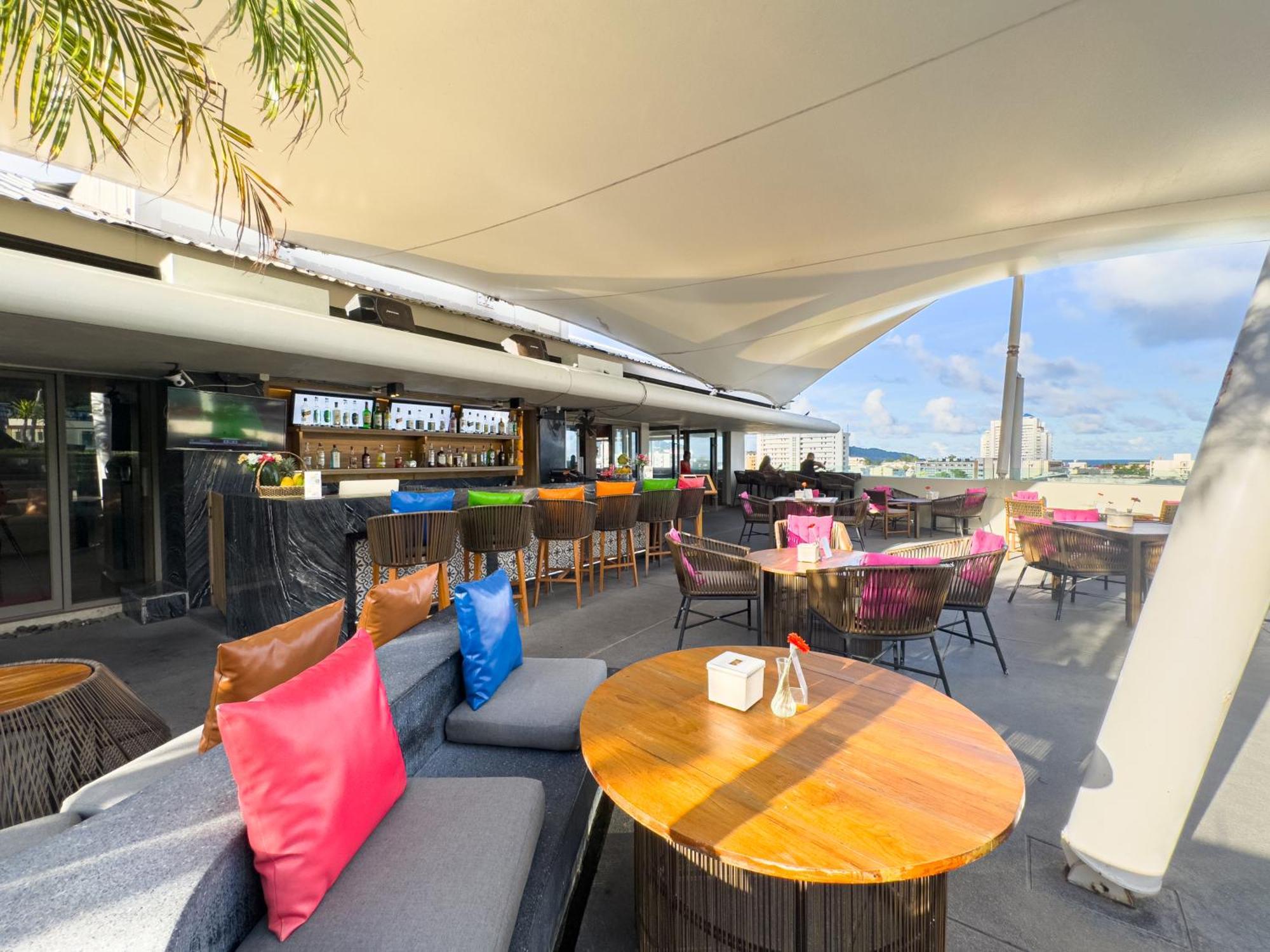 Journeyhub Phuket Patong Hotel Bagian luar foto