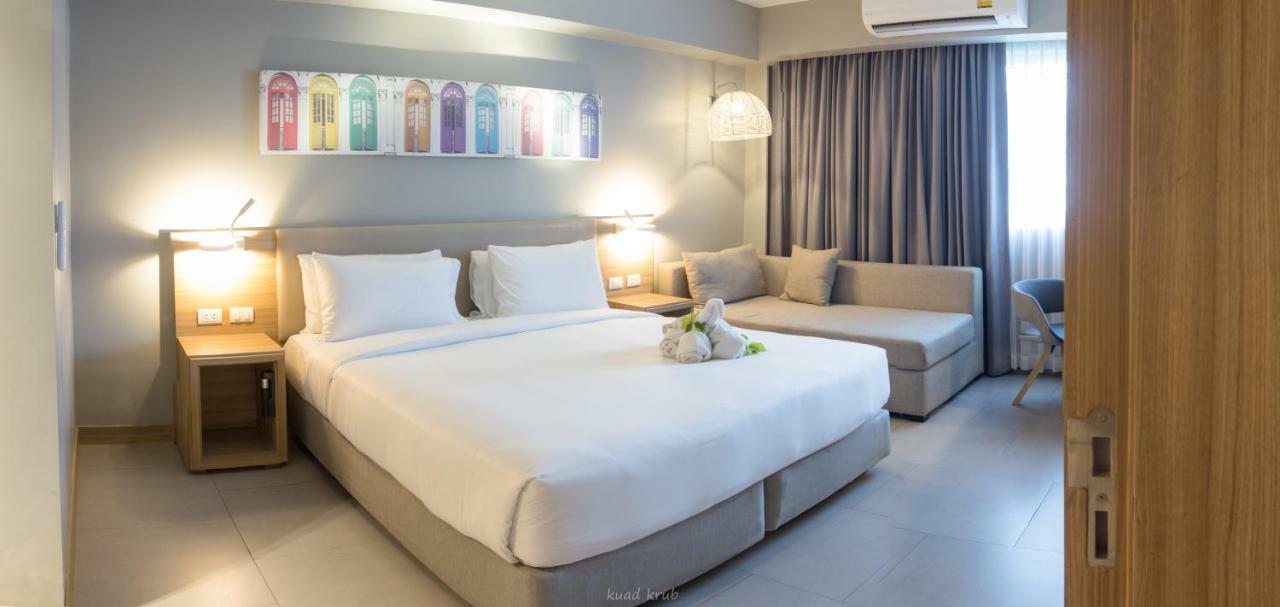 Journeyhub Phuket Patong Hotel Bagian luar foto